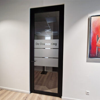 Crystal glass folie op kantoor_DLS