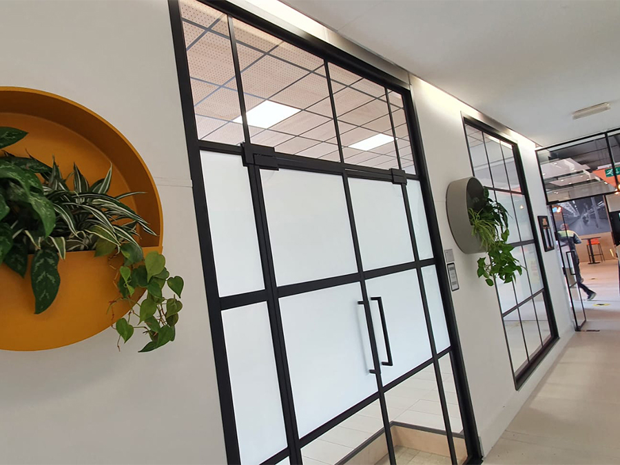 Switchfolie - zet je privacy aan of uit met 1 druk op de knop