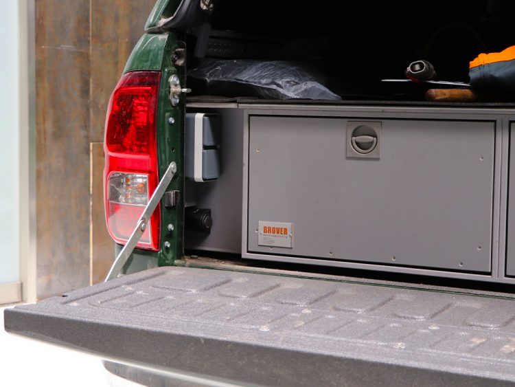 Naam- en typeplaatje - Brover